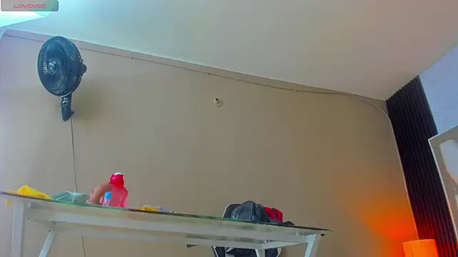 Esmeralda_Boobs - SHOW AND SPIT BOOBS