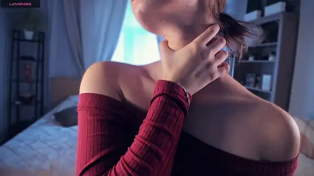 JennetteLubben - lift up my top for massge boobs