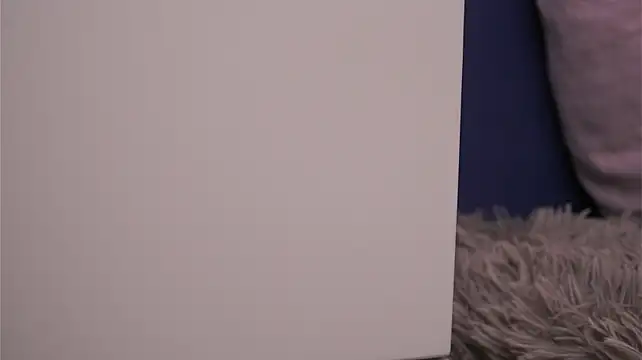 LinnHigh - two wet fingers deep into my tight pussy