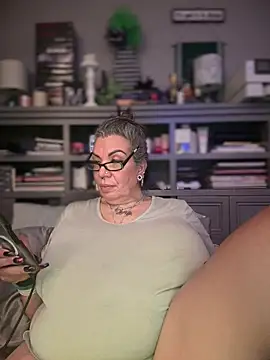 Dieseldame1313 - Hey guys topless dance