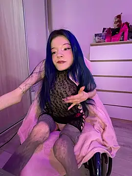 MiniSophiaa - Show pussy close up 5min