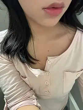 Lucy2027 - 电动乳夹胸放桌面