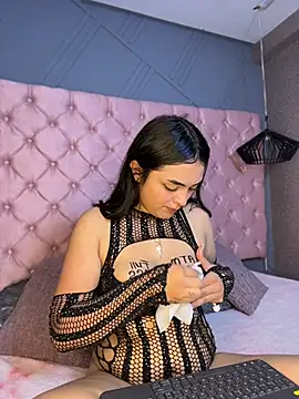 Sara-messy- - two fingers in ass 🍑🔥