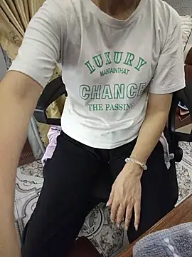 Hara_lusia83 - She has big and sexy breasts.