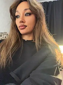 Lissa_kissyou - A plug in the ass+video
