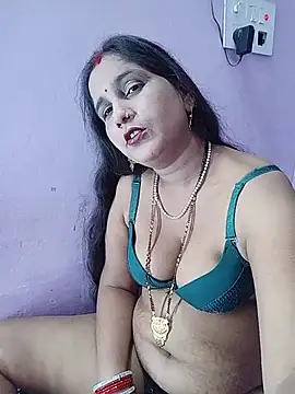 Reema05 - Dildo in anal pamp