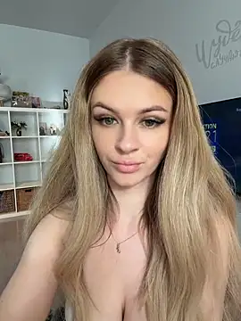 Love_Bri - Topless and hot slap boobs