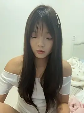 Youbaby-Love - 生理期，想要哥哥帮妹妹揉胸变大
