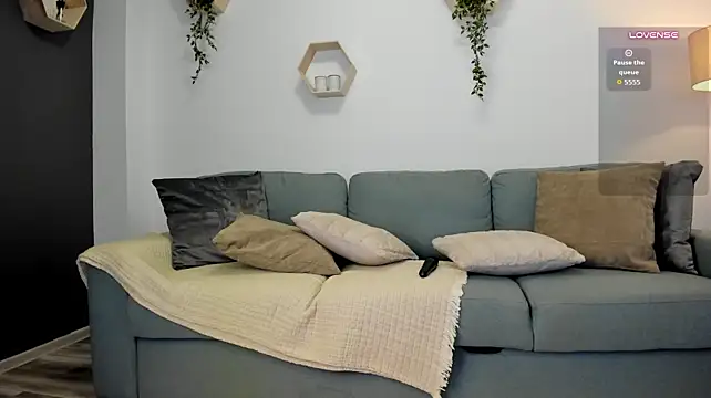 Naila18 - pussy tease