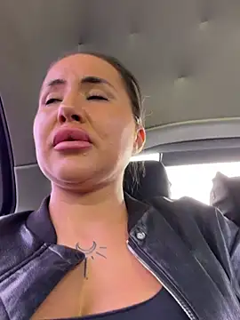 Beautydiamond - Spank naked tits along the road