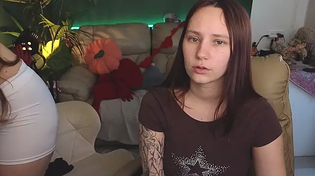 HotCaramellsTV - SHAKE TITS+:gift:4LT