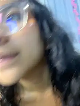 Gia_cutee - plug in ass