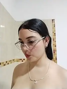 Julianne_valerin
