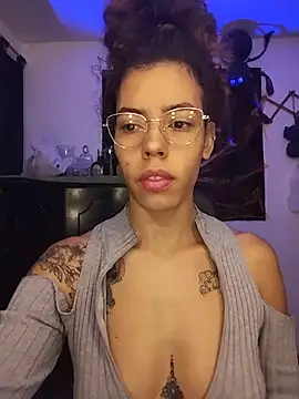 Pamelamiler__ - Wet my pussy At home (shhhhh)