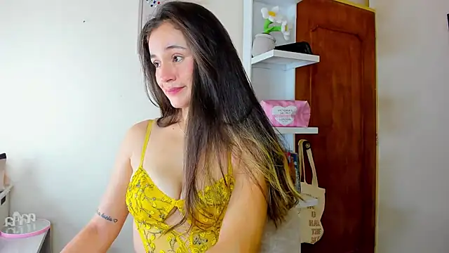 Emmadossantos - show nipples
