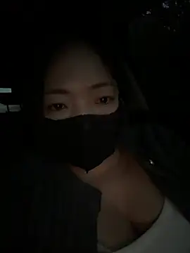 Maomao116 - 超级敏感，易喷体质，会一直喷水💦，吸乳2分钟➕小穴特写照片一张