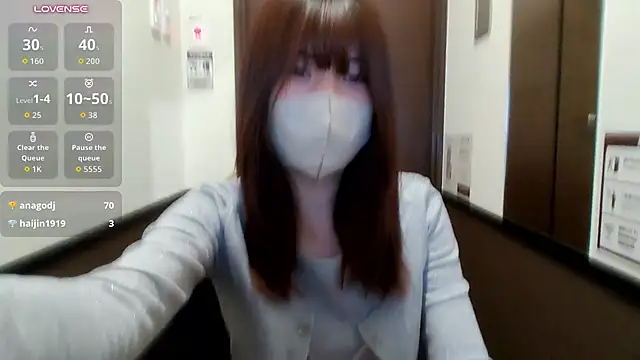 Hinanon_18 - 服を脱ぐ