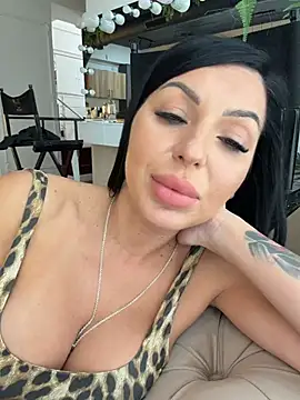 ReynaMorel - Tease naked boobies