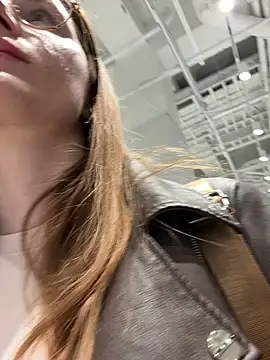FReyja_44 - Show tits
