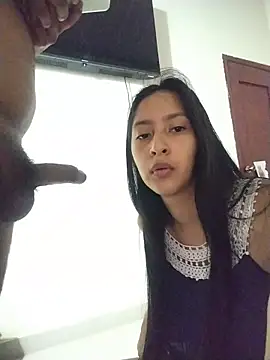 LauraMontaii - cabalgar la polla