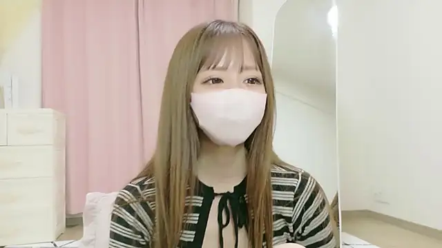 Miraichan_ - 上の服も脱いじゃう🥺