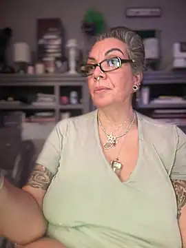 Dieseldame1313 - Hey guys topless dance