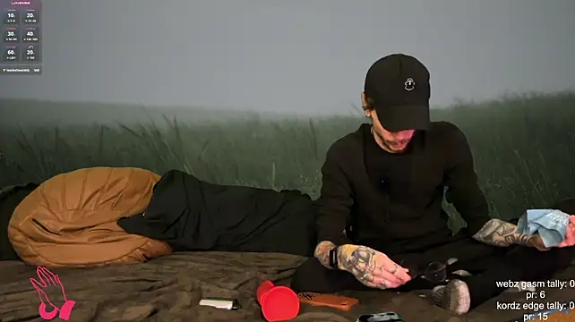 Webzandkordz - Upside downFacefuck Cumshow @ Goal!