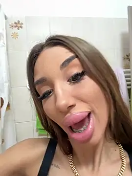 BlueEyes_BB - Tease my pussy 🙈😍