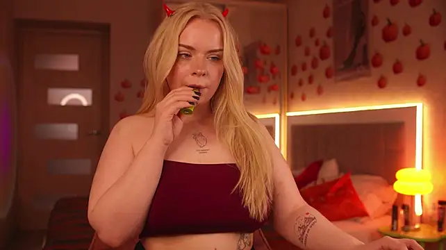LisaLove3 - Make me wet