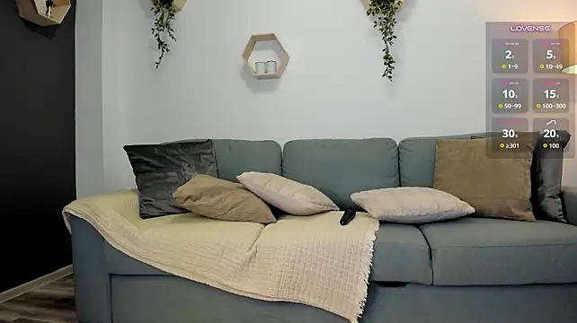 Naila18 - pussy tease