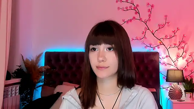 MilanaHotts - Make me squirt )