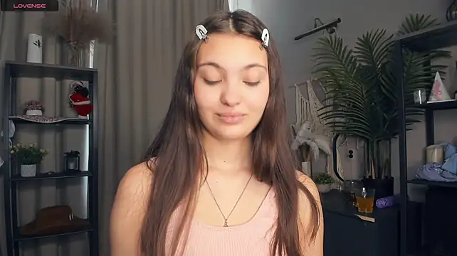 ReynaCarco - Lift up bra and massage tits