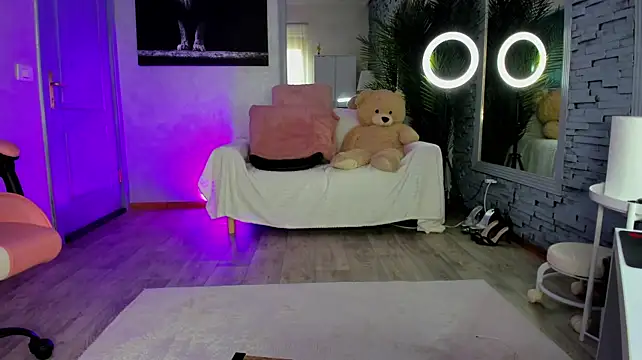 Reina_Cummings - Squeeze your cock between my tits 🍒
