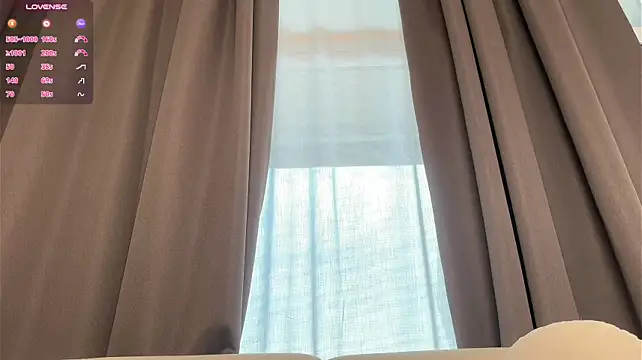 LindaFarm - tease nasked ass