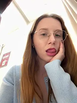 FReyja_44 - Show tits