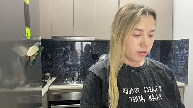 Alyrasun - shake boobs