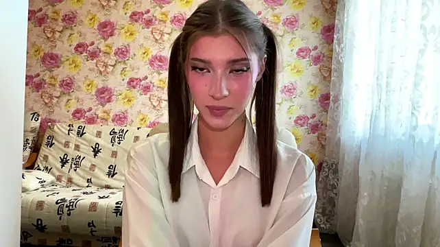 Lerchek_Wia - Lift my cutie dress and show ass closely