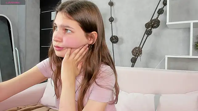 Elle_Ellise - Tease with Pillow Between Legs