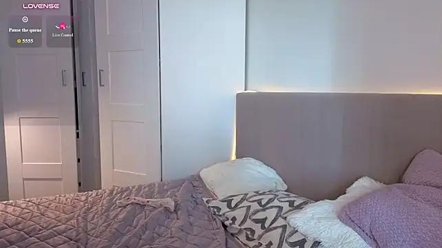 SmolCutie - OIL MY TITS