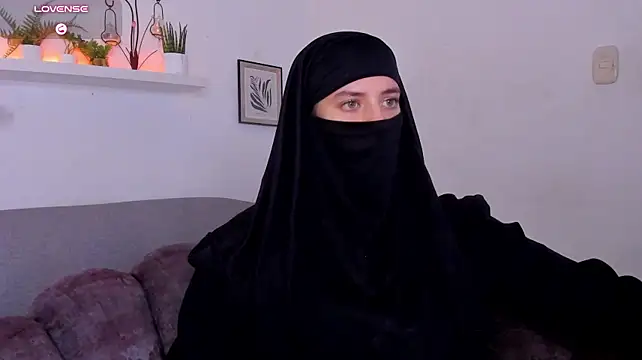 Salma_arabicc - Sucking cock on knees 😈