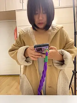 Tina626 - 请妈妈吃辣条