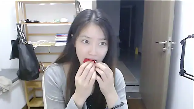 Mimi-cnbaby - ❤想换一个高清直播相机~~~⭐目标达成穿比基尼