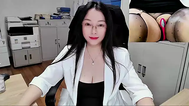 Baijie0616 - 火腿肠入穴抽插3分钟