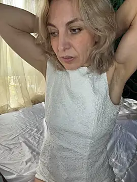 InnaVeyra - naked tits massage