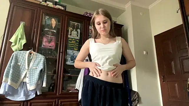 MileyRRoys - tease my bra