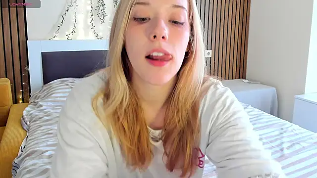 YunaPeace - >> sloppy blowjob n look in your eyes <<
