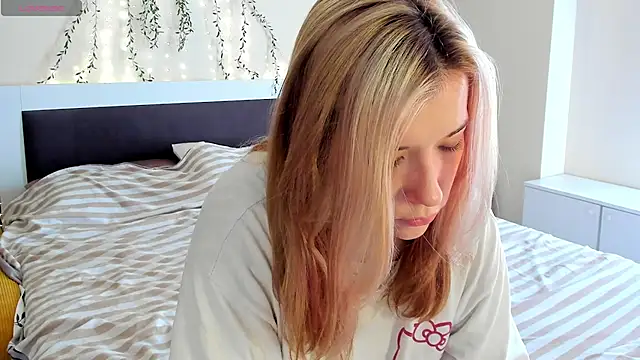 YunaPeace - >> sloppy blowjob n look in your eyes <<
