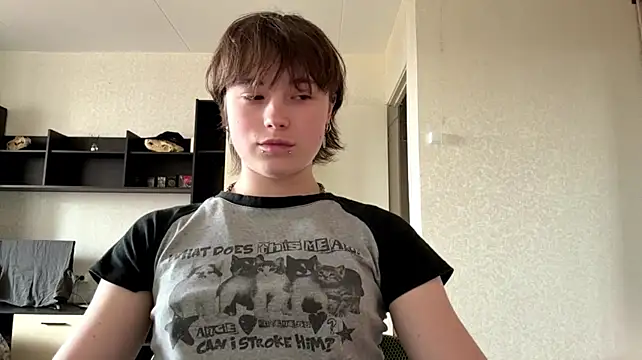 Nellyts - show boobs