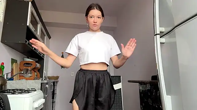 FabiolaZuccaro - show my legs - my loooooooong legs