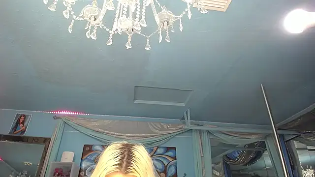 ADRIANNA_FOX - show tits